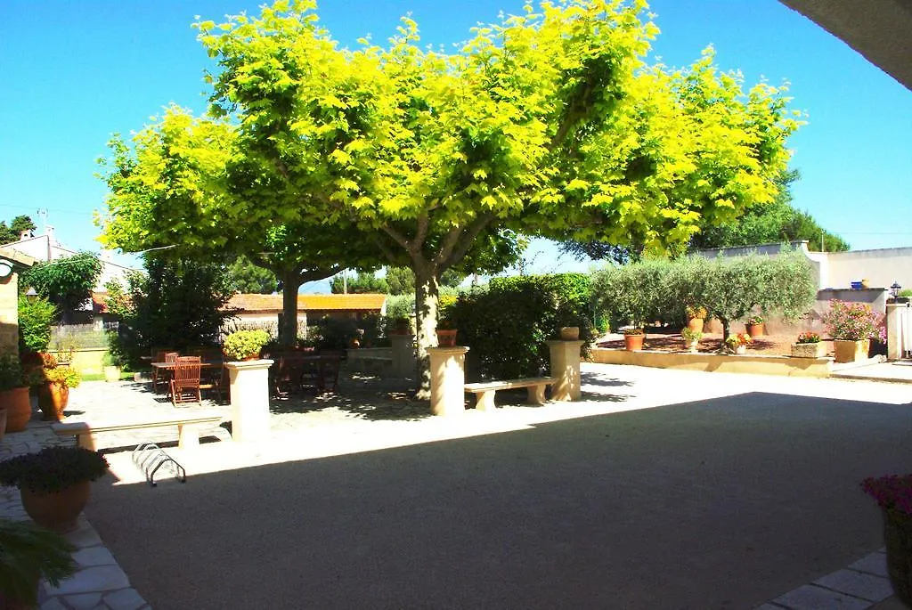 Gite Le Mas De L'Amandier Saint-Saturnin-les-Avignon Holiday home