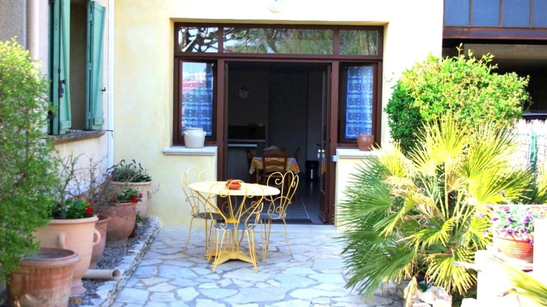 Gite Le Mas De L'Amandier Saint-Saturnin-les-Avignon Holiday home