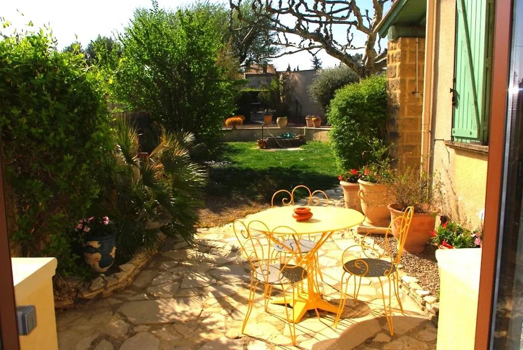 Holiday home Gite Le Mas De L'Amandier Saint-Saturnin-les-Avignon