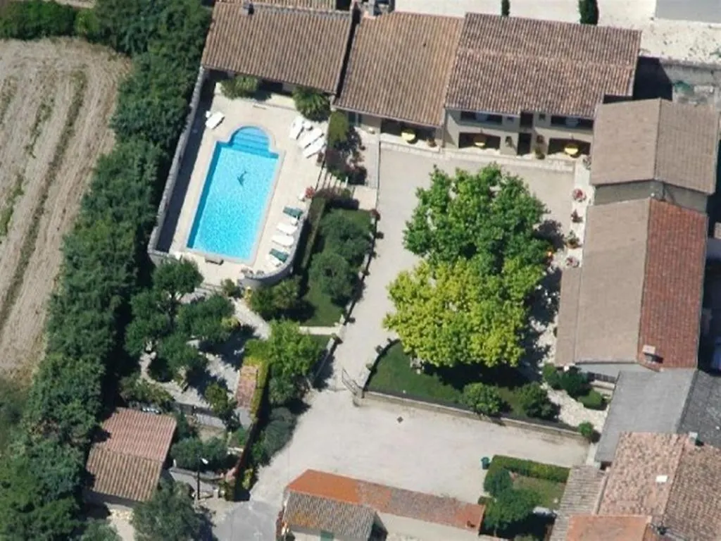 Holiday home Gite Le Mas De L'Amandier Saint-Saturnin-les-Avignon